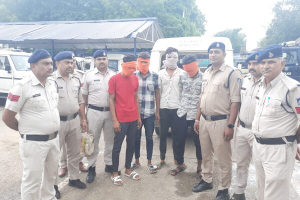 गल्ला व्यापारी से लूट करने वाले नाबालिग सहित पांच आरोपी गिरफ्तार, रुपया हुआ बरामद – खर्चे पूरे नहीं होने के चलते दिया वारदात को अंजाम