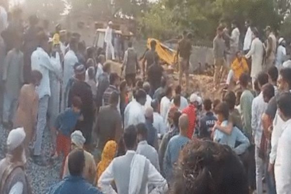 सिर फूटा, टूटी टांग…मलबे से निकल रही थी चीखें, अब तक 7 की मौत