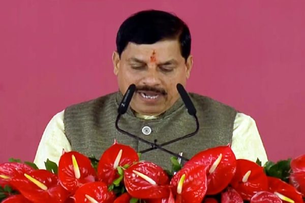 Madhya Pradesh: एक्शन में Mohan Yadav, धार्मिक और सार्वजनिक स्थलों पर लाउडस्पीकर बैन, खुले में मांस की बिक्री पर भी रोक