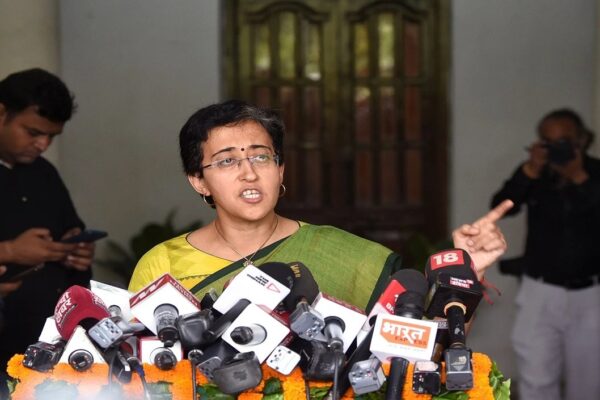 AAP नेता Atishi ने किया बड़ा खुलासा, BJP ज्वाइन करें नहीं तो हो जाएंगी गिरफ्तार, पार्टी ने करीबी से भिजवाया ऑफर