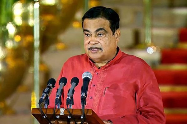 गडकरी और हरदीप सिंह पुरी के मंत्रालयों पर टीडीपी की नजर?