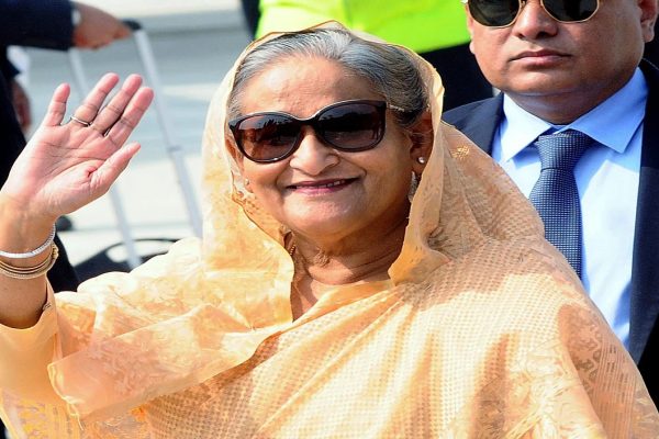 बांग्लादेश में तख्ता पलट शेख हसीना ने छोड़ा देश